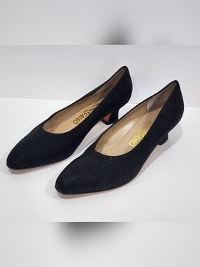 Salvatore Ferragamo Women's Black Pumps Size 7.5 B Made In Italy